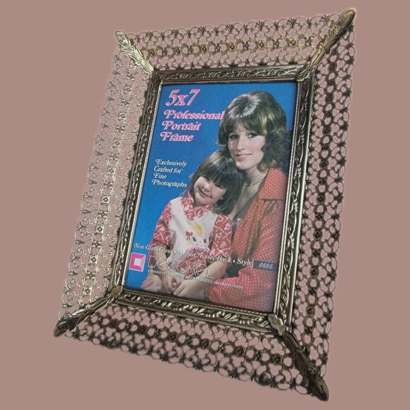 Vintage Fancy Gold Tone 5x7 Picture Frames with Easel Backs, Set of Two - Picture 2 of 6